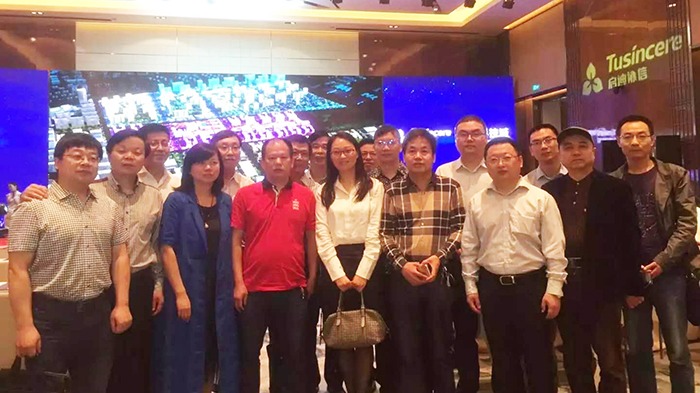 红杏首页入口参加清华无锡同学会